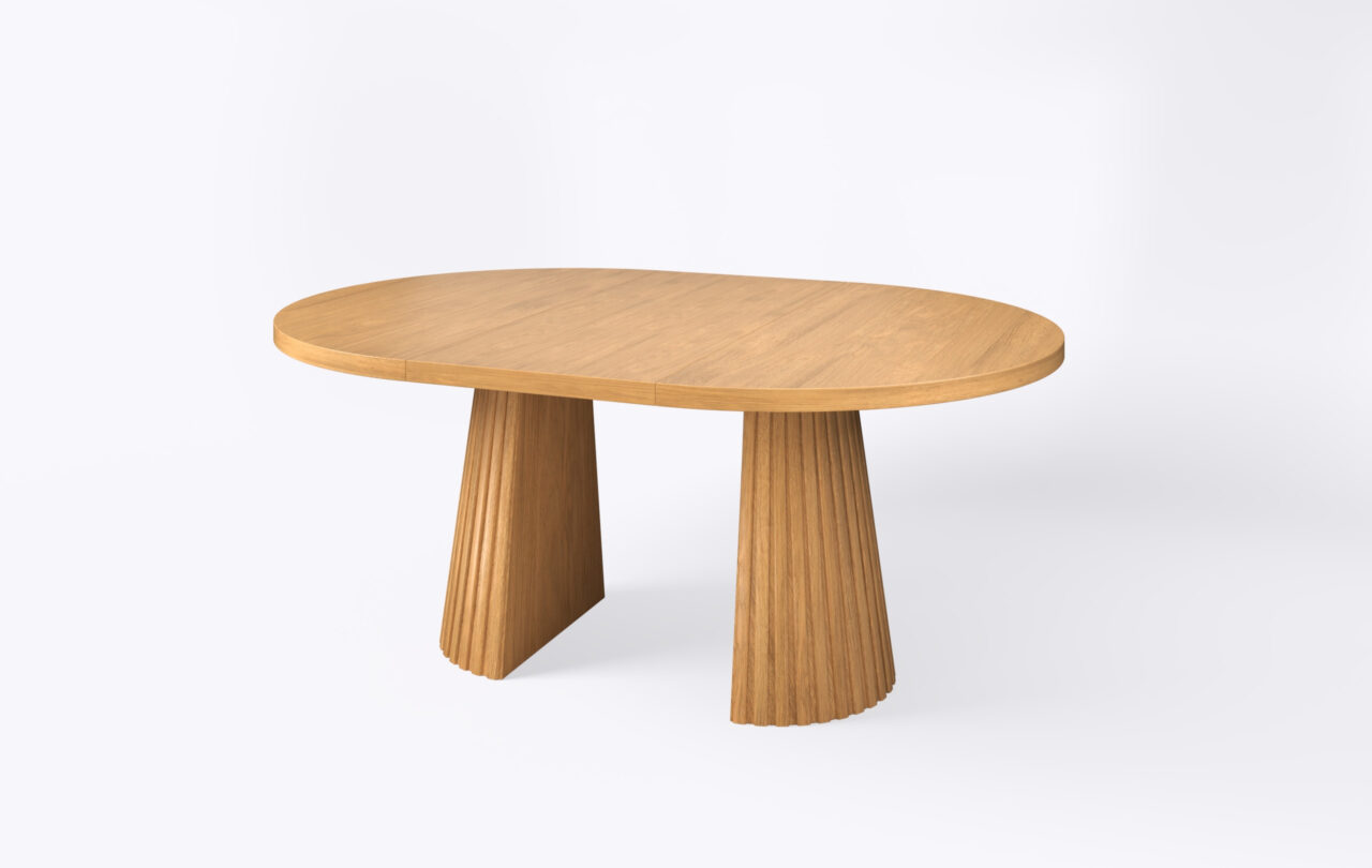 stół okrągły na jednej nodze z lamelami, rozłożony i poszerzony o jedną dodatkową wkładkę, Grubość blatu 4cm.